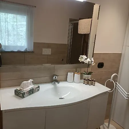 Casa Olive 2 Holiday home Oliveto Lario